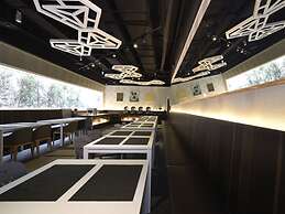 Airline lnn Green Park Way