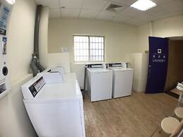 Airline lnn Green Park Way