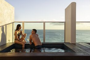 The Ritz-Carlton Residences, Waikiki Beach