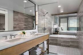 The Ritz-Carlton Residences, Waikiki Beach