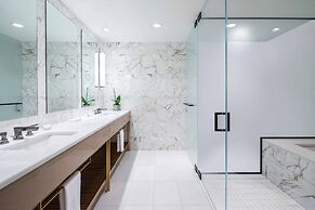 The Ritz-Carlton Residences, Waikiki Beach