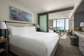 The Ritz-Carlton Residences, Waikiki Beach