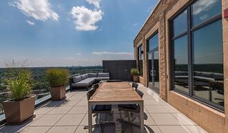 Bridgestreet Millennium Metropolitan Park