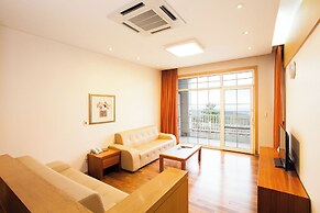 The Mauna Ocean Resort