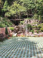 Palgong Emillia Hotel