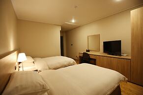 Palgong Emillia Hotel