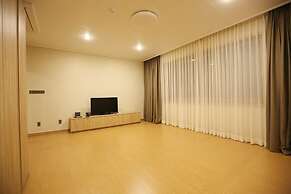 Palgong Emillia Hotel