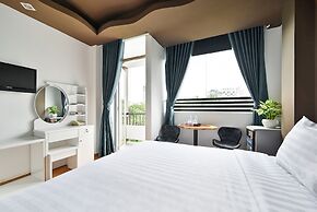 The Noble Swan Wood Park Hotel