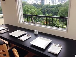 The Noble Swan Wood Park Hotel