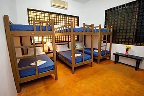 Base Villa Phnom Penh - Hostel