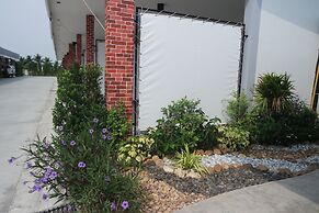 Happy Field Resort Cha-am