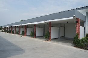 Happy Field Resort Cha-am