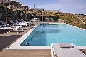 Ianemi Suites by K4 Kythnos
