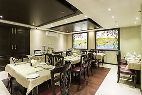 Treebo Royce, New Friends Colony