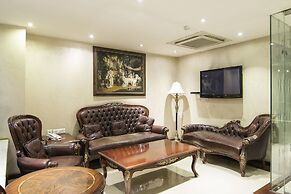 Treebo Royce, New Friends Colony