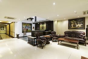 Treebo Royce, New Friends Colony