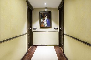 Treebo Royce, New Friends Colony