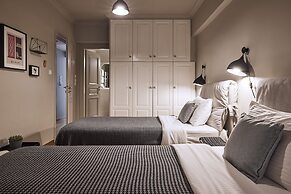 Plaka's Villa with Breathtaking Acropolis View