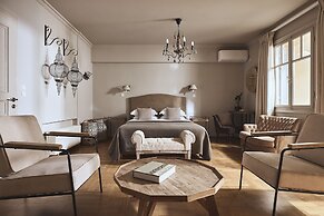 Plaka's Villa with Breathtaking Acropolis View