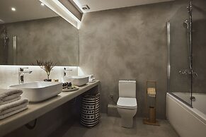 Plaka's Villa with Breathtaking Acropolis View