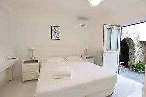 Adikri Villas & Suites