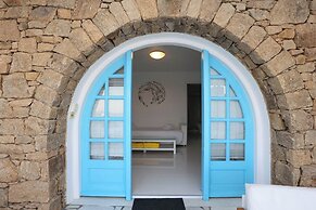 Adikri Villas & Suites