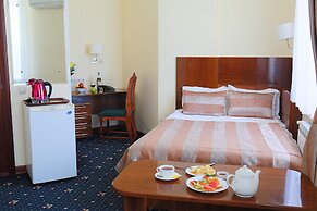 Victoria Hotel