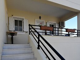 Dimitra Apartments