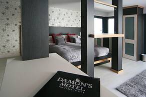 Damon's Hotel