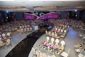 Grand Millennium Muscat connected to Muscat Grand Mall