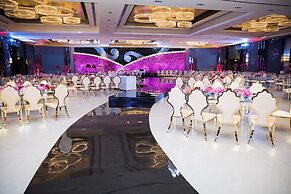 Grand Millennium Muscat connected to Muscat Grand Mall