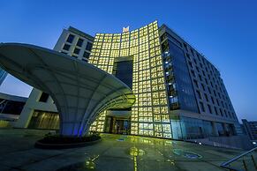 Grand Millennium Muscat connected to Muscat Grand Mall