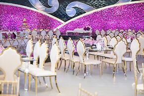 Grand Millennium Muscat connected to Muscat Grand Mall
