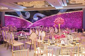 Grand Millennium Muscat connected to Muscat Grand Mall