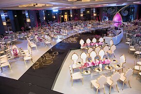 Grand Millennium Muscat connected to Muscat Grand Mall
