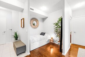 AOC Suites - Luxury Condo - City View