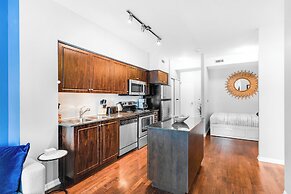 AOC Suites - Luxury Condo - City View