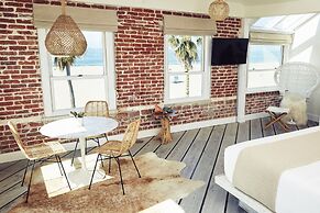 Venice V Hotel