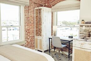 Venice V Hotel