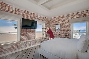 Venice V Hotel
