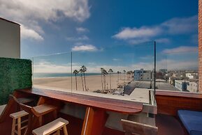 Venice V Hotel