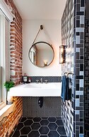 Venice V Hotel