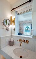 Venice V Hotel