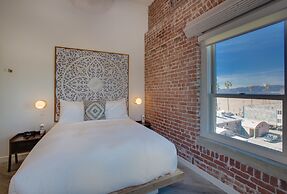 Venice V Hotel