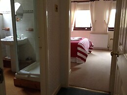 Darroch View B and B