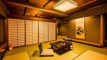 Ooedo Onsen Monogatari Premium Kaga Maruya