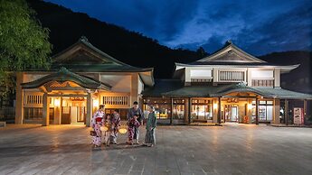 Ooedo Onsen Monogatari Premium Yamanaka Grand Hotel