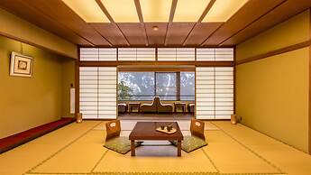 Ooedo Onsen Monogatari Premium Yamanaka Grand Hotel