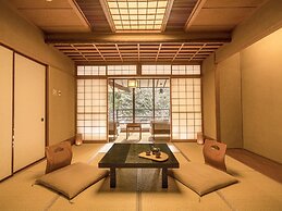 Ooedo Onsen Monogatari Premium Yoshinoya Irokuen