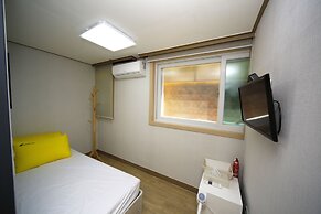 24 Guesthouse Seoul Cheongryangri
